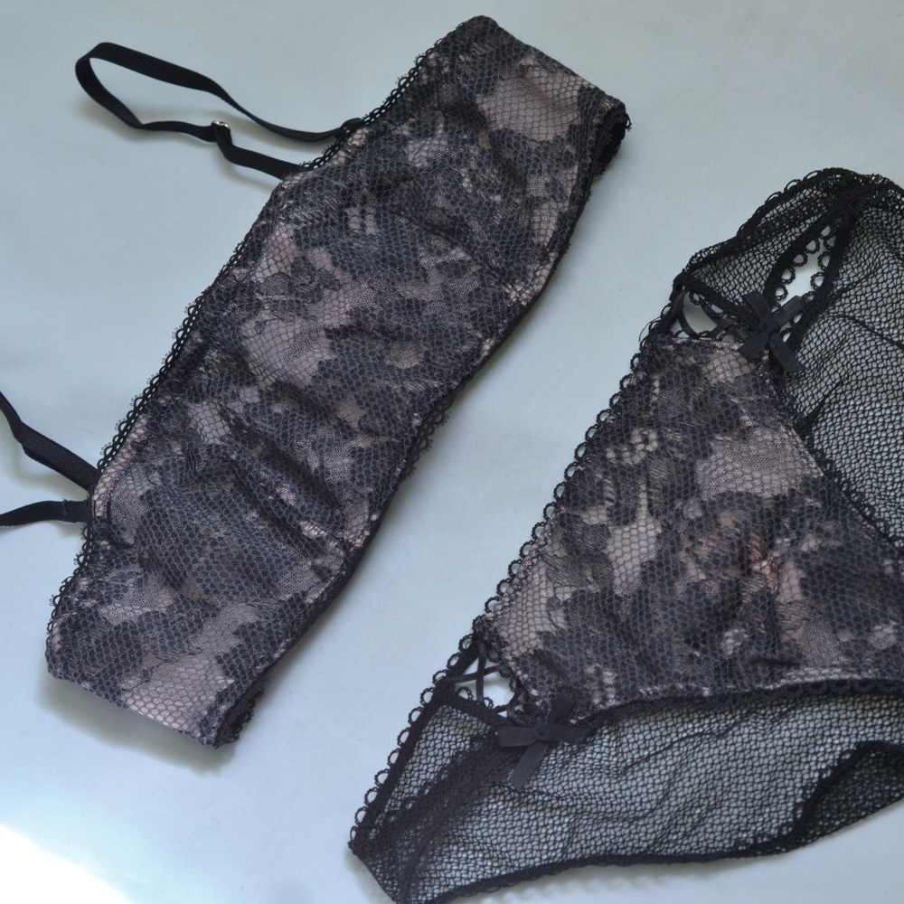 NWT Set of 2 Victoria's Secret black Bra 32 B AND Panty XS Black Lace Xmas GIFT